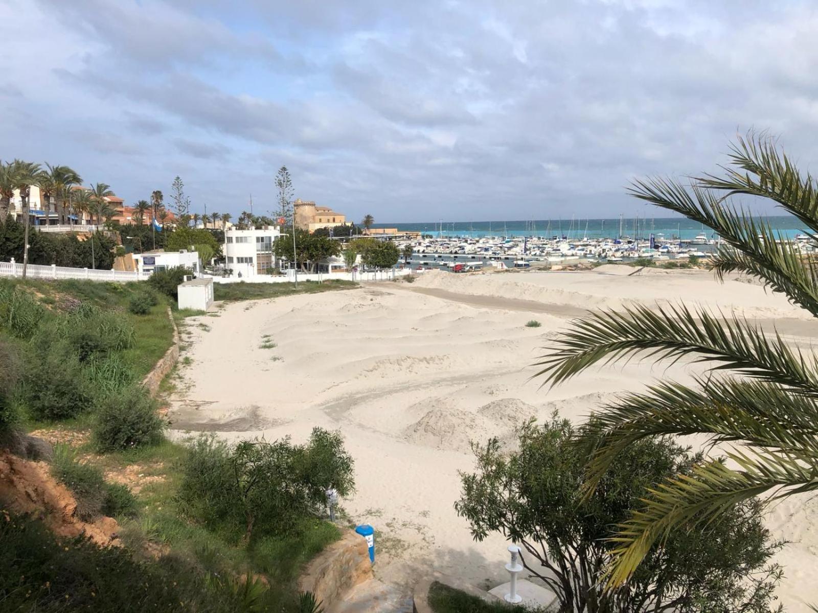 Appartamento Palmview Poolside Heaven In Turquesa Del Mar Orihuela Esterno foto